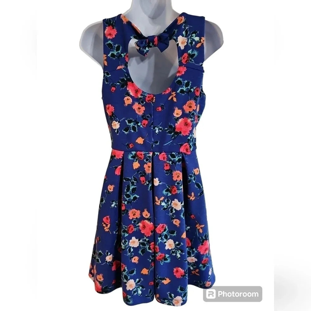 Candie's Women's Medium Purple Floral Fit Flare Dress Bow Back Retro 60s Style - Picture 3 of 6